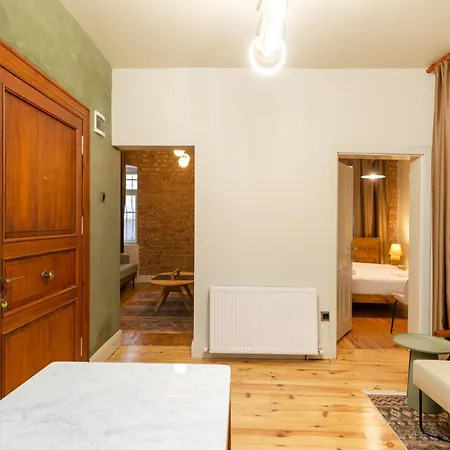 Maison Chic : Newly Renovated 3br In Center
