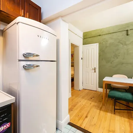 Apartamento Maison Chic : Newly Renovated 3br In Center Istambul