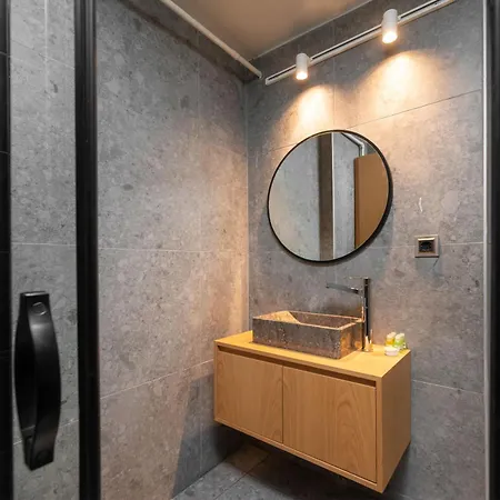 Maison Chic : Newly Renovated 3br In Center Apartment Istanbul